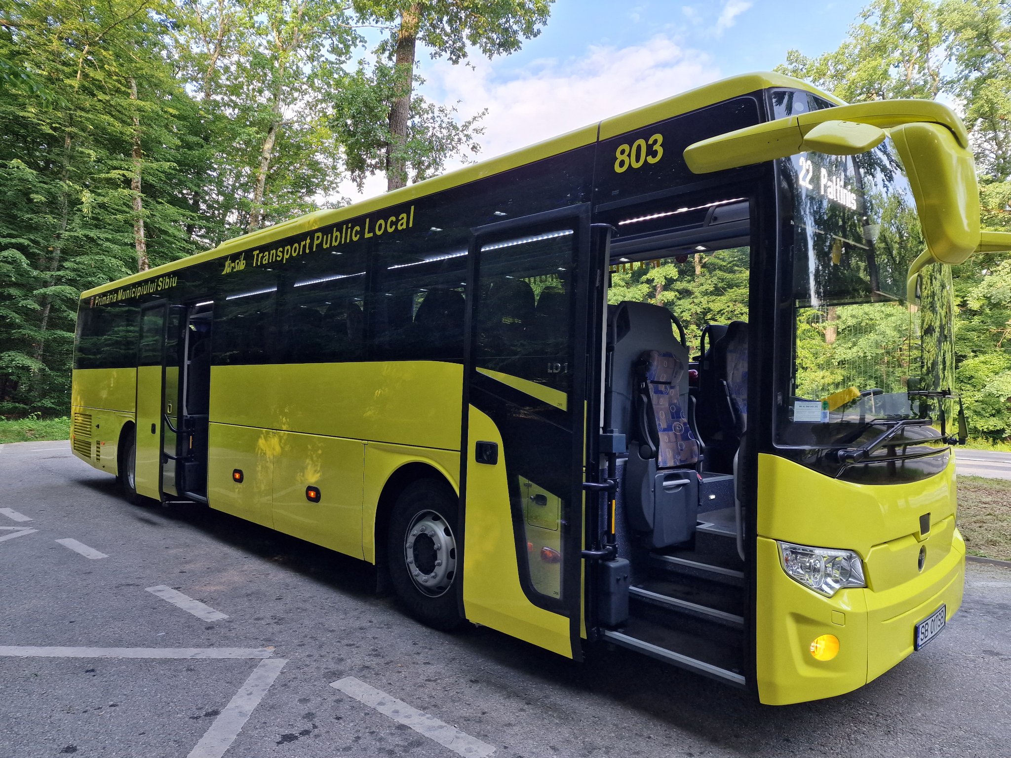 Două autocare noi spre Păltiniș: plată cu cardul, portbagaj suplimentar pentru echipamente de ski și remorcă de biciclete
