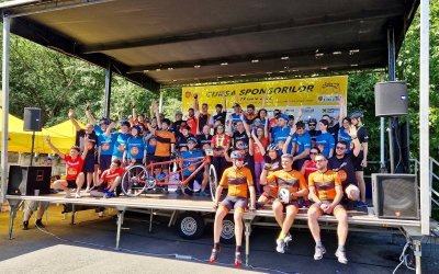 Povestea a doi nevăzători care au participat la Unstoppable, turul ciclist al Sibiului dedicat lor: „Îi mulțumesc lui Dumnezeu că sunt doar orb”