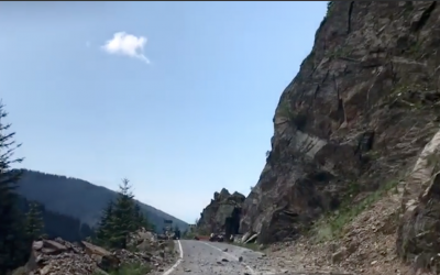 VIDEO Intervenție pe Transfăgărășan pentru îndepărtarea bolovanilor periculoși