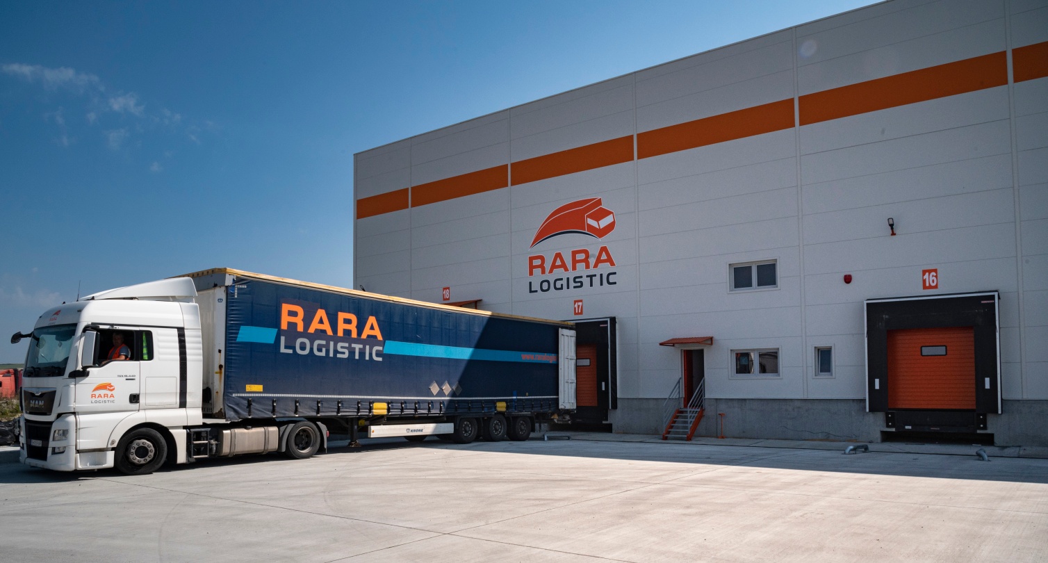 Compania sibiană Rara își acoperă spațiile logistice cu panouri fotovoltaice. ”Asigurăm completa independență energetică”