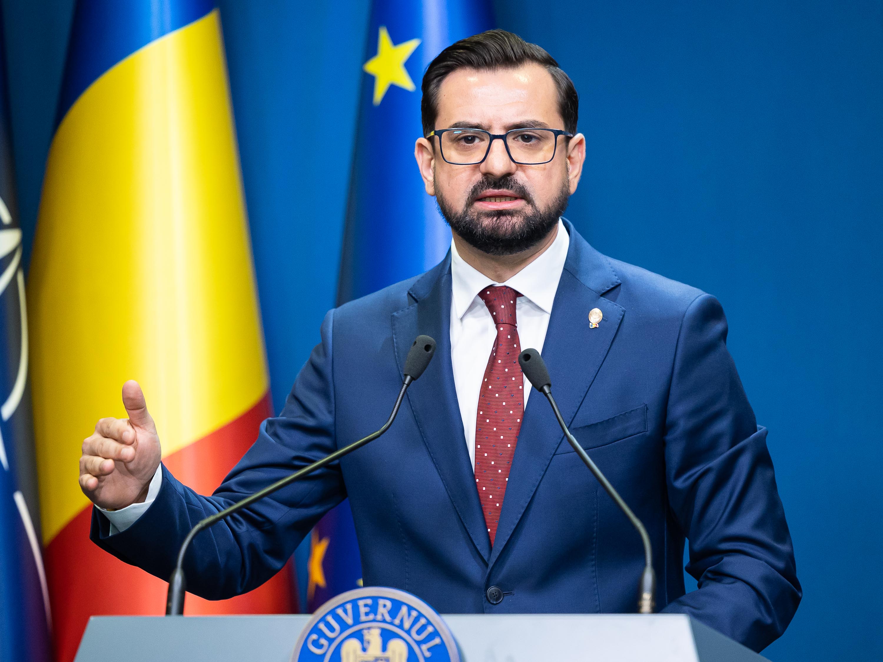 Chesnoiu: Mă retrag din funcţia de ministru; mă autosuspend din PSD