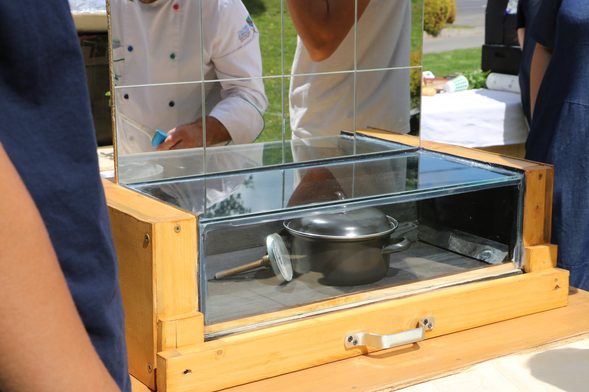 Cuptor de gatit solar