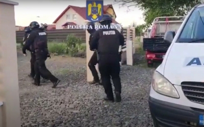 VIDEO Mașini de lux furate din Elveția. 43 de percheziții în Sibiu și alte 7 județe