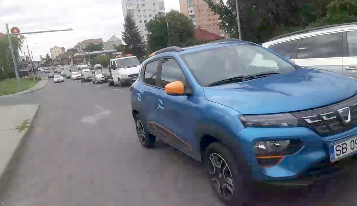 Sibianul care a mers cu mașina electrică la protestul împotriva prețurilor la carburanți: „Am vrut să arăt că toți avem de suferit”