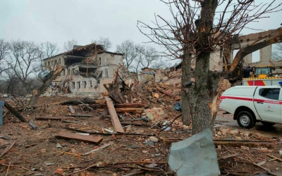 Forţele ruse bombardează poziţii militare şi obiective civile pe întreg teritoriul Ucrainei