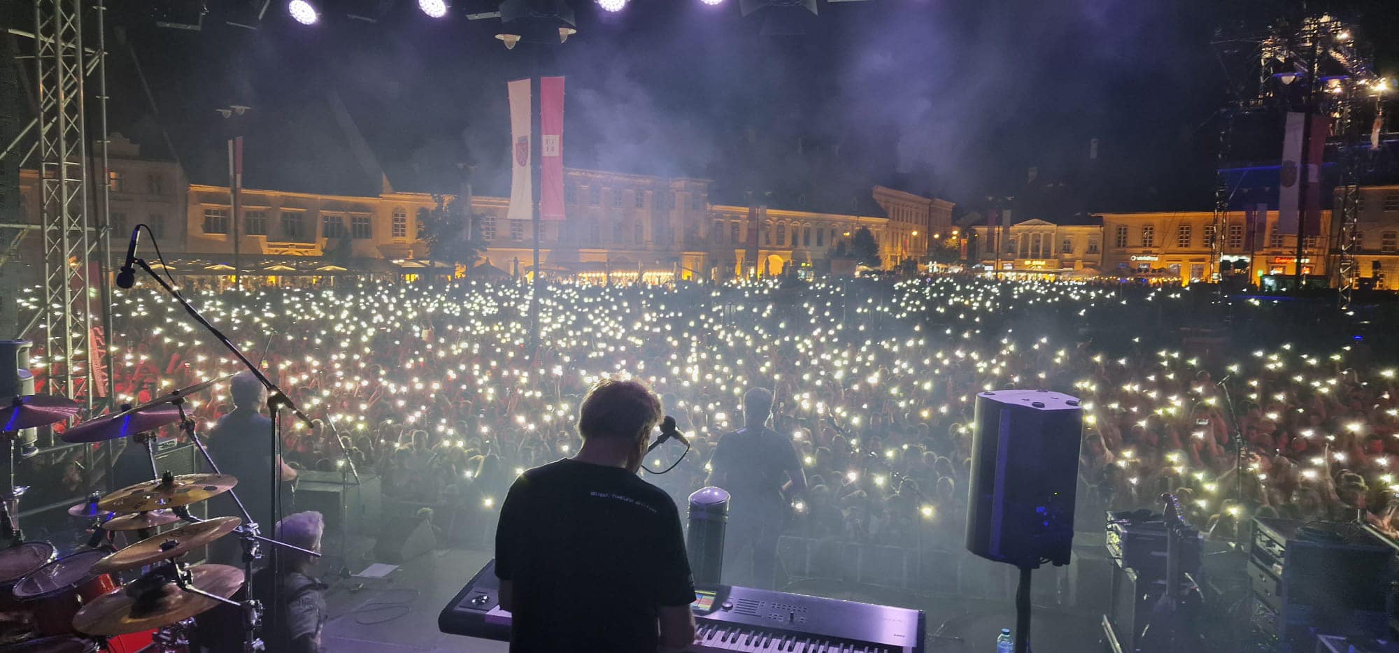 Holograf: omagiu adus lui Leluţ Vasilescu, de la Compact, pe scena de la FITS: Pe zi ce trece ne împuţinăm
