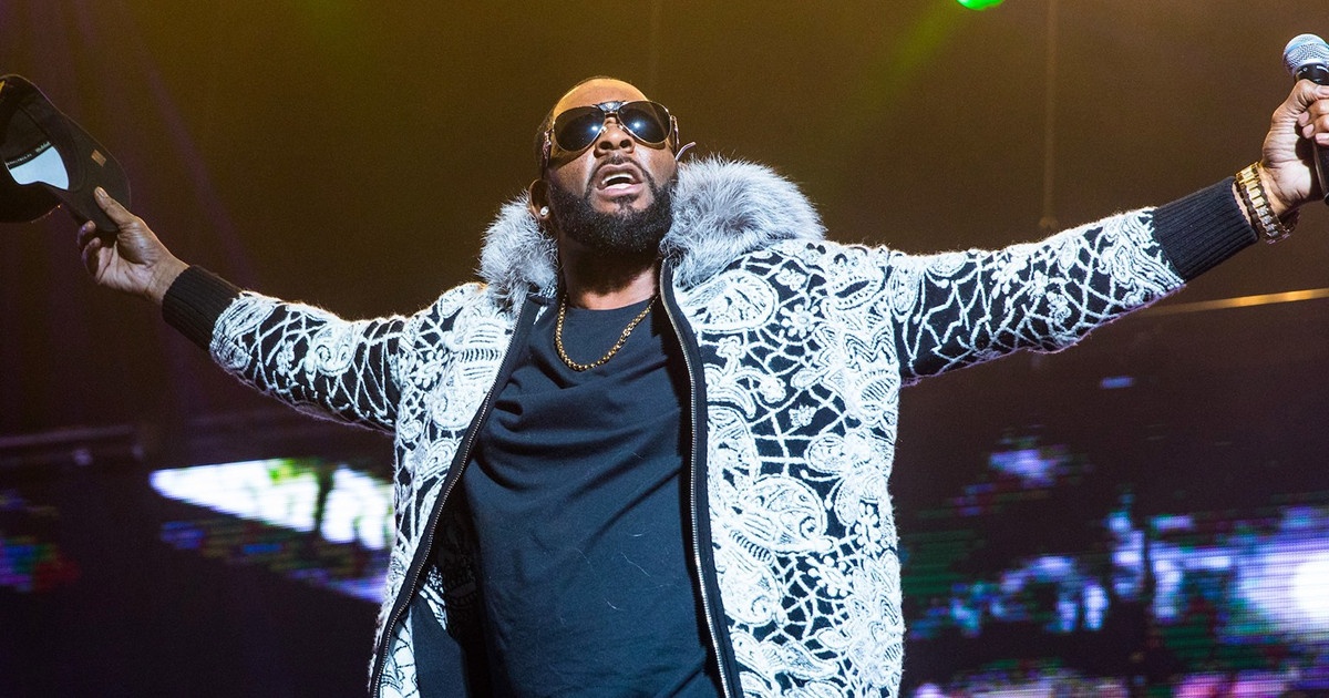 R. Kelly a fost condamnat la 30 de ani de închisoare, după ce a fost găsit vinovat de infracţiuni sexuale