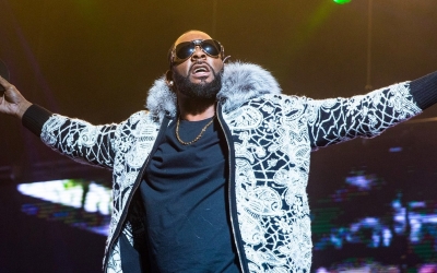 R. Kelly a fost condamnat la 30 de ani de închisoare, după ce a fost găsit vinovat de infracţiuni sexuale