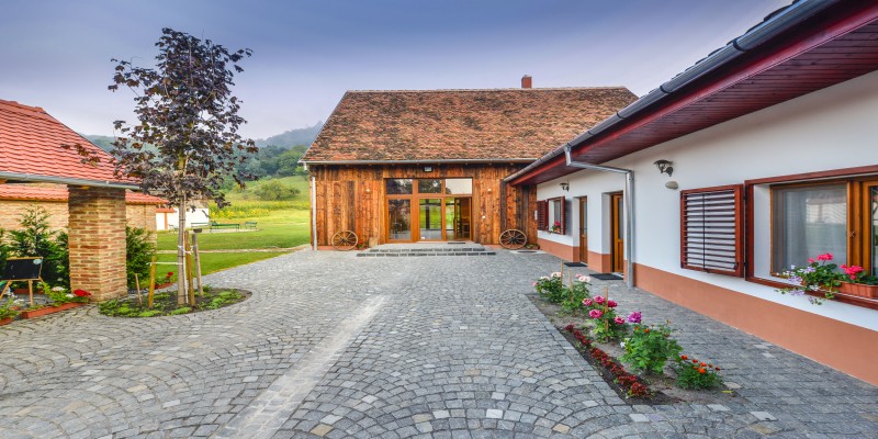 Airbnb de Transilvania. O inițiativă locală vrea să deschidă turiștilor ușa caselor de la sate
