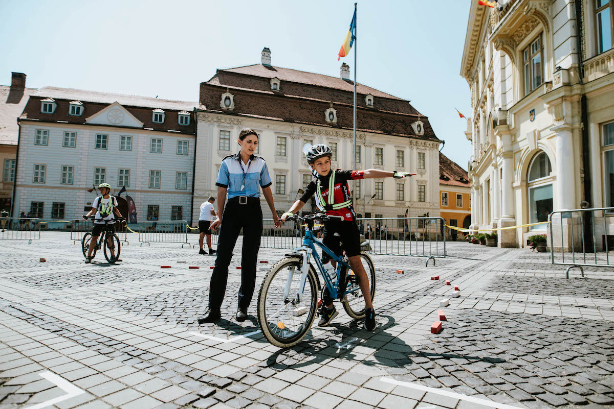 BikeSchool revine la Sibiu: ateliere de siguranță rutieră, târg de biciclete pentru copii, proiecție de film și invitați speciali
