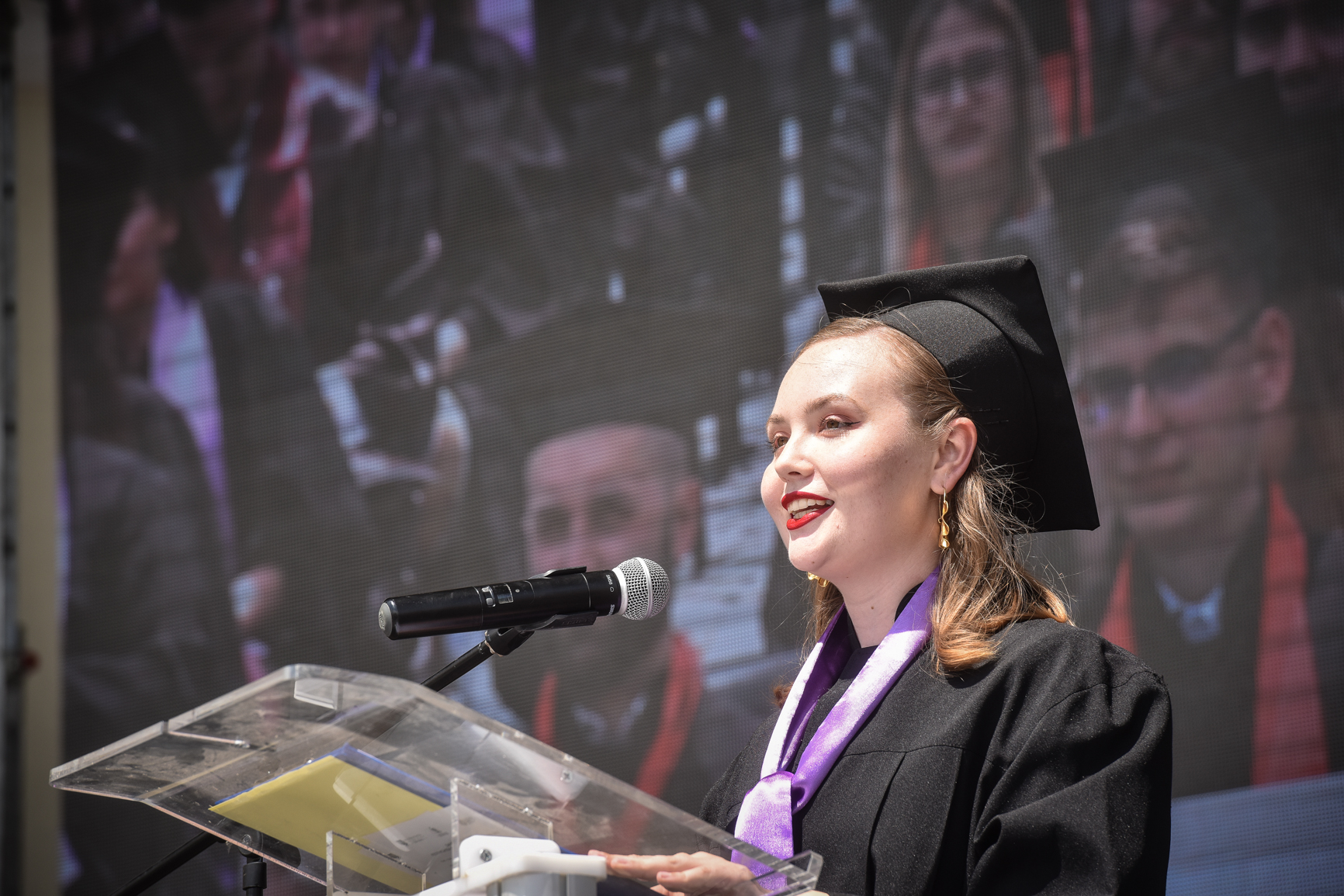 Denisa, șefă de promoție a ULBS: „Căldura oamenilor din Sibiu mă convinge să-mi văd viitorul aici”