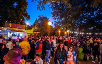 Joi începe ”VINO”, cel mai cool street food al verii la Sibiu - Parcul Tineretului ”cucerit” timp de patru zile de zeci de food truck-uri și concerte
