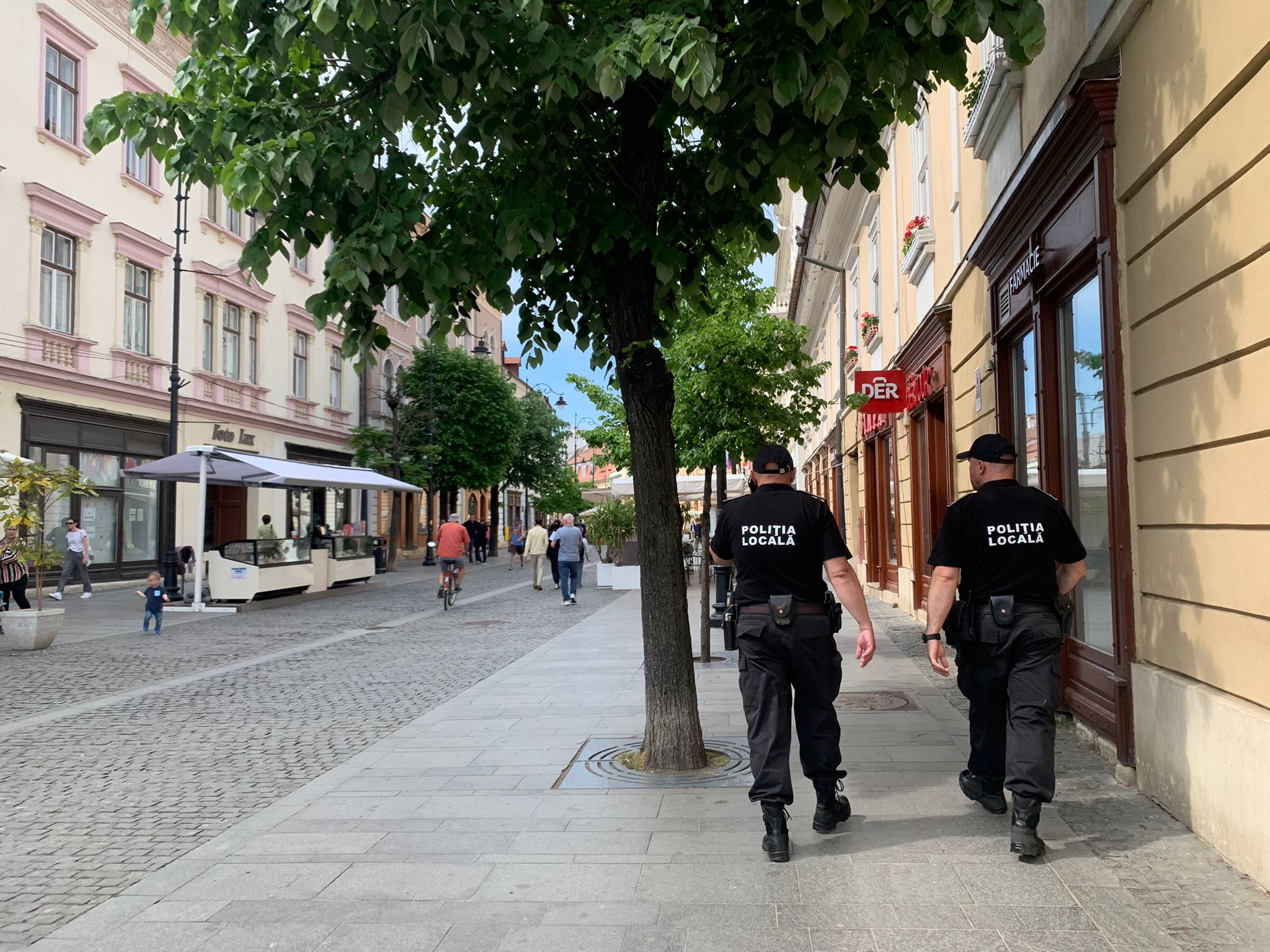 Mașină furată de pe o stradă din Sibiu. Unul dintre hoți a fost prins de poliția locală