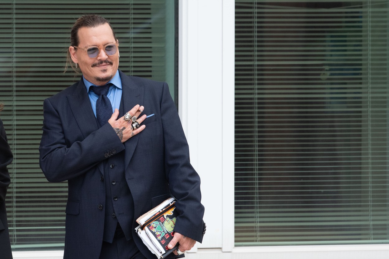 Johnny Depp a compus o melodie despre procesul de defăimare intentat lui Amber Heard