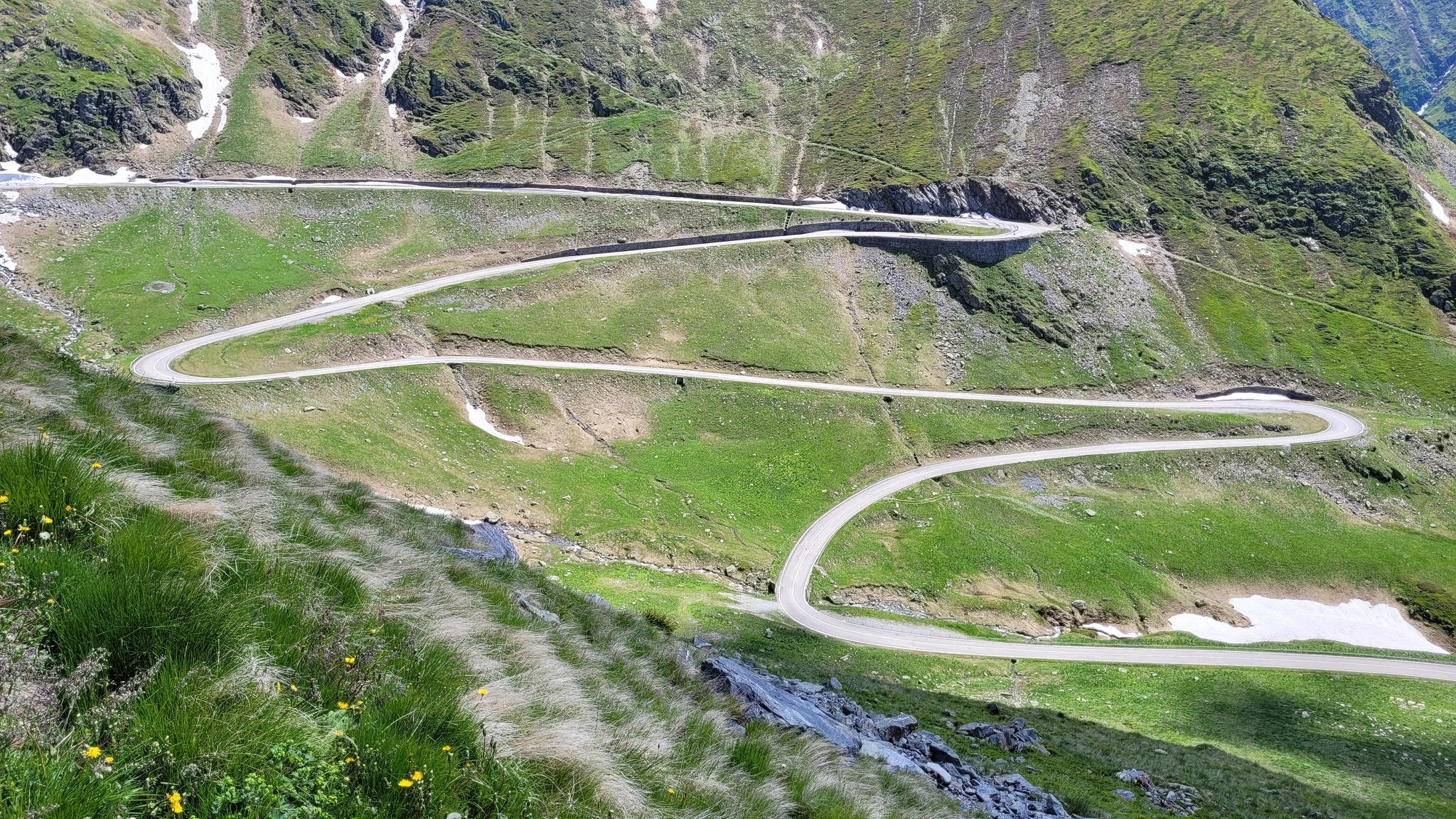 Trafic închis temporar joi după amiaza pe Transfăgărășan. Se filmează reclame