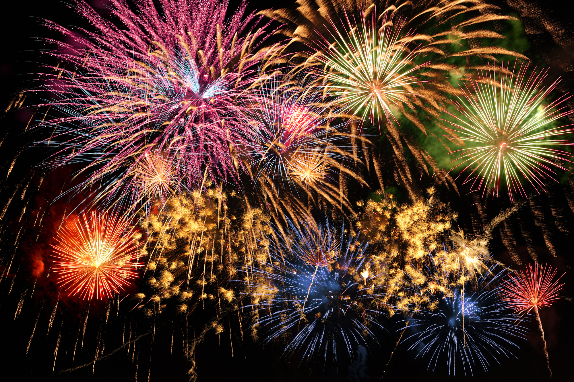 Anchetă în Franța, unde un copil de 7 ani și sora lui de 24 au murit în timpul unui foc de artificii