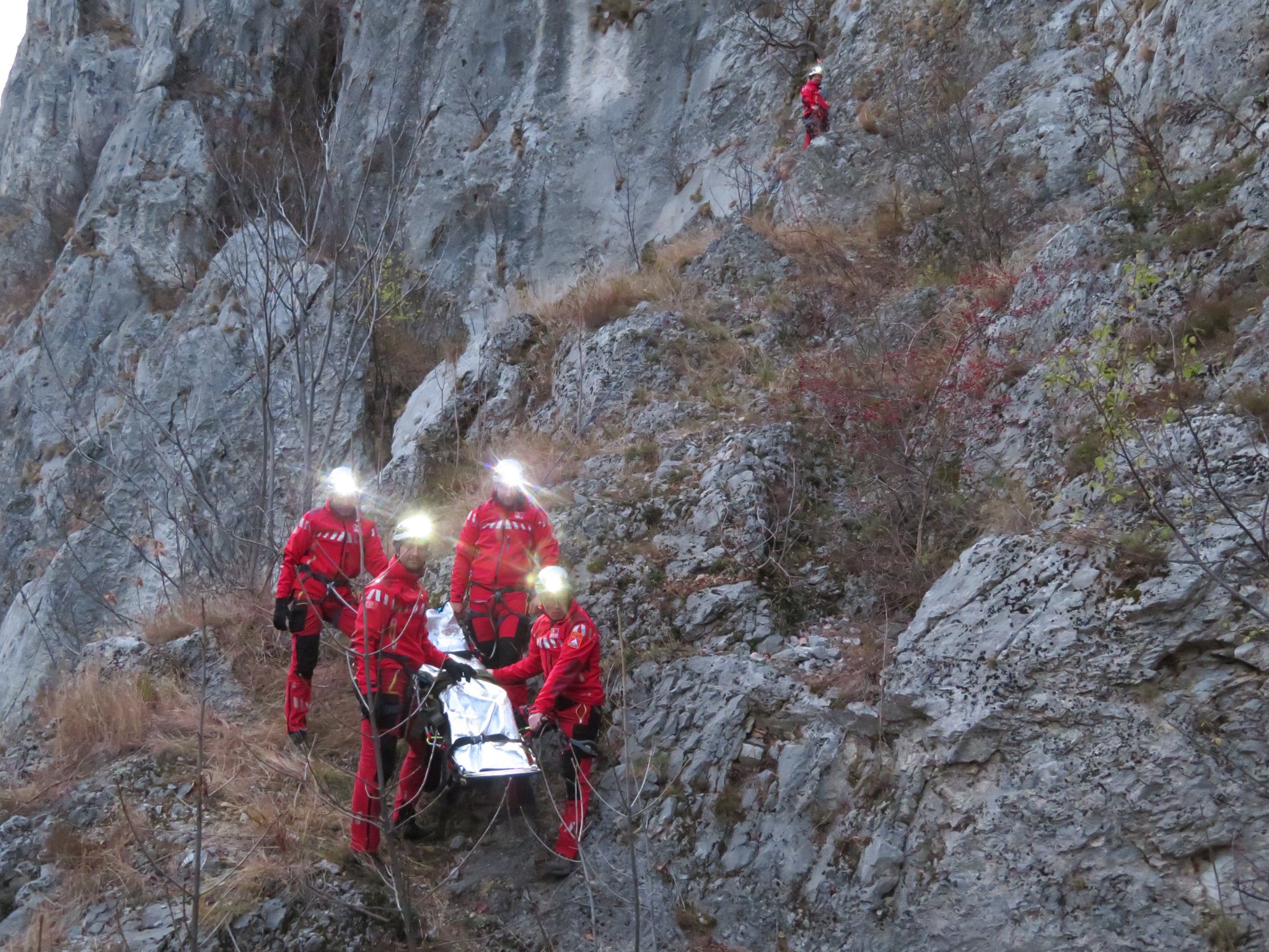 Salvamont: număr îngrijorător de mare de accidente montane. Urmează două zile de weekend cu un aflux foarte mare de oameni pe munte