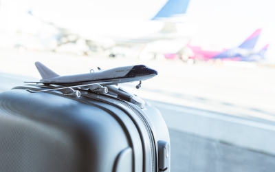 Sfaturile unei stewardese pentru o vacanță sigură cu avionul: Zborurile de dimineață se anulează rar și au cele mai puține întârzieri