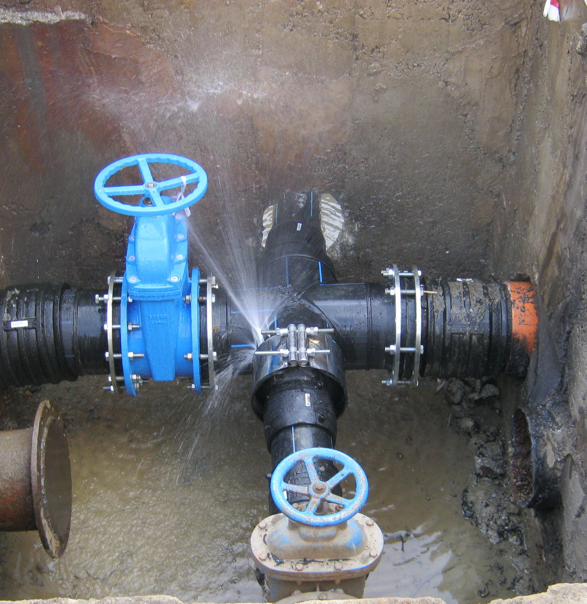 Ce apă beau sibienii: În Porumbacu nu e dezinfectată, la Copșa se distribuie apă industrială, iar în alte zeci de localități instalațiile au deficiențe mari