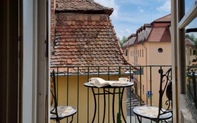 Cum arată cele mai scumpe apartamente de închiriat din Sibiu. Cum să cheltui 5.000 de euro în 10 zile doar pe cazare