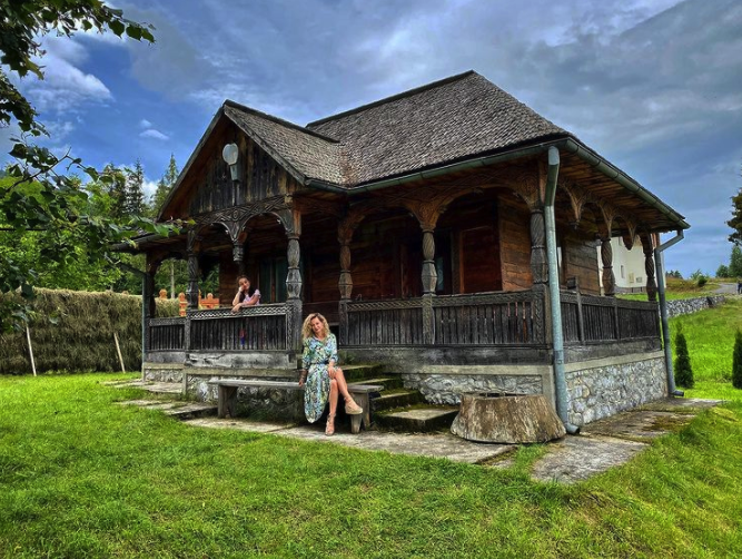 Travel Vitamin, proiectul prin care un psiholog din Sibiu face cunoscute pe Instagram cele mai frumoase locuri din România și din străinătate. „Luăm mașina și mergem fără o țintă”