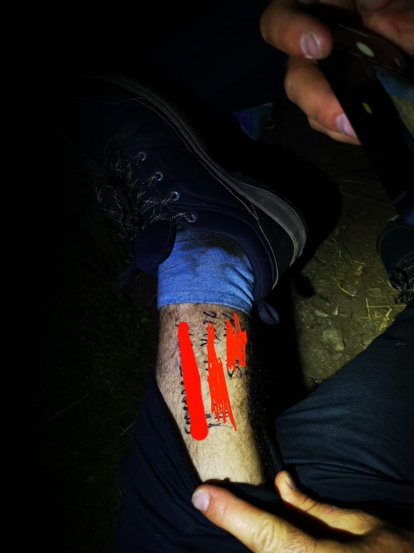 Cinci tineri, rătăciți între Bâlea și vârful Moldoveanu, recuperați de salvamontiști. Unul și-a scris CNP-ul pe picior, disperat că va muri și nu va fi recunoscut