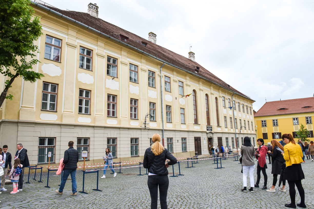 Peste 800 de locuri rămase libere în liceele din Sibiu, inclusiv la școli de prestigiu, precum Samuel von Brukenthal ori Octavian Goga