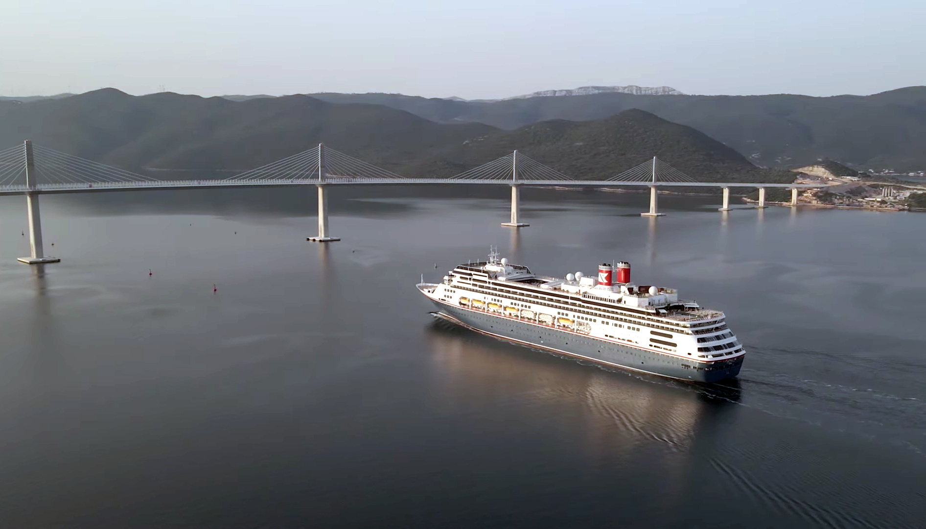 VIDEO Croaţia inaugurează un pod crucial spre Dubrovnik, care ocoleşte Bosnia. Turiștii nu vor mai aștepta la frontieră