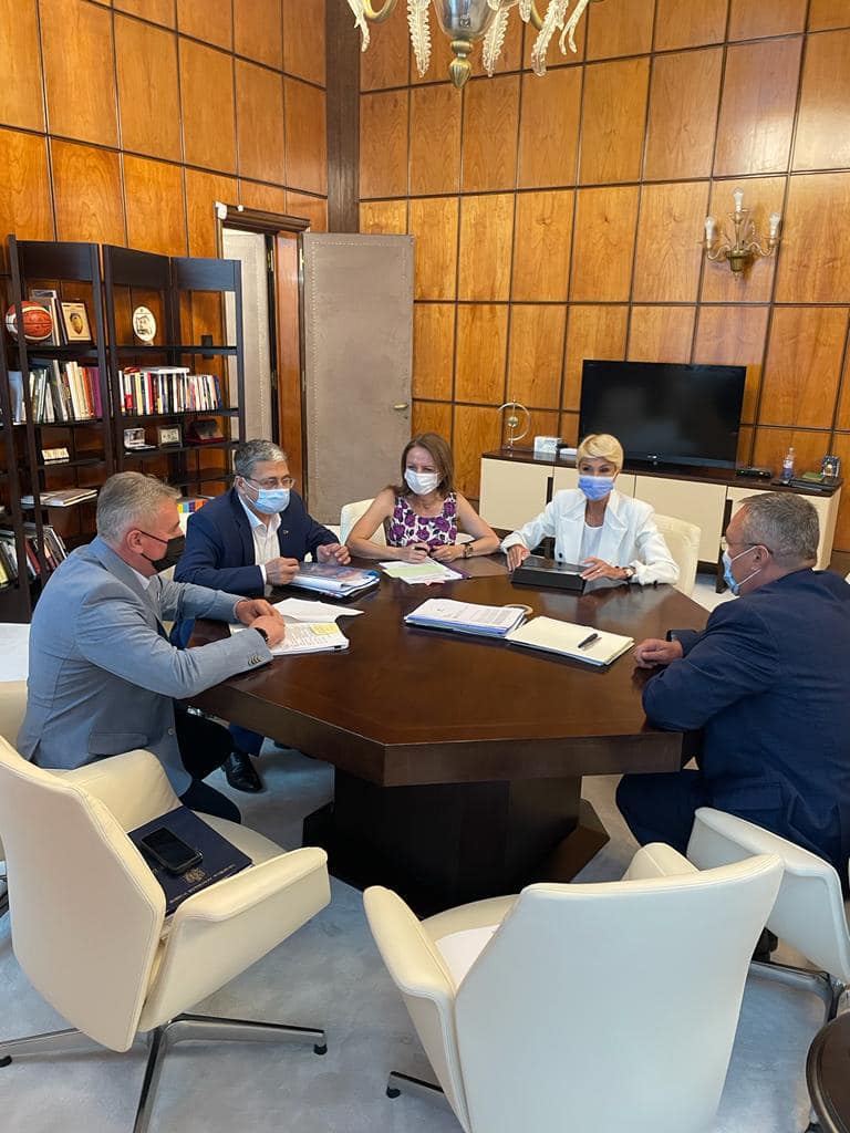 După ce Trif s-a întâlnit ieri cu Rafila, Cîmpean a mers astăzi la Guvern. Îi asigură pe sibieni că proiectul noului spital continuă
