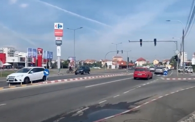 Semaforul de la Lidl Șelimbăr. Cum supraviețuiești în țara lui ”lasă că merge și așa”?