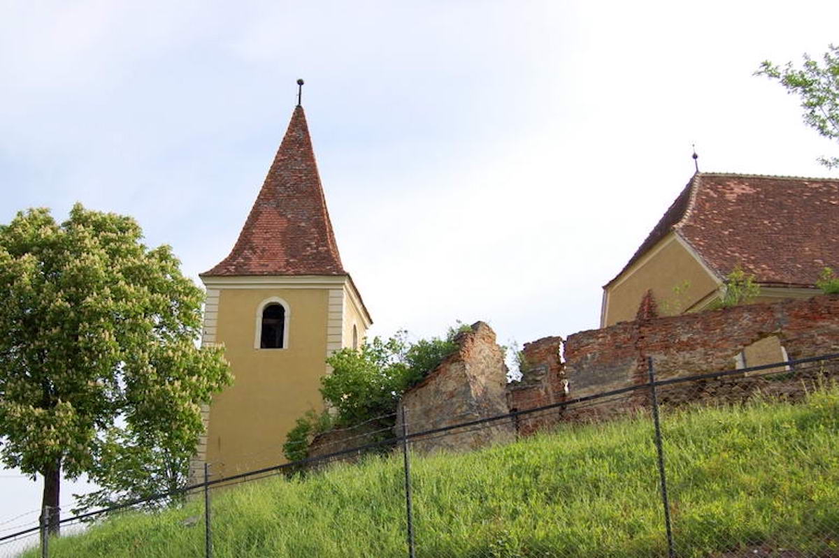 biserica si turnul din Rusi