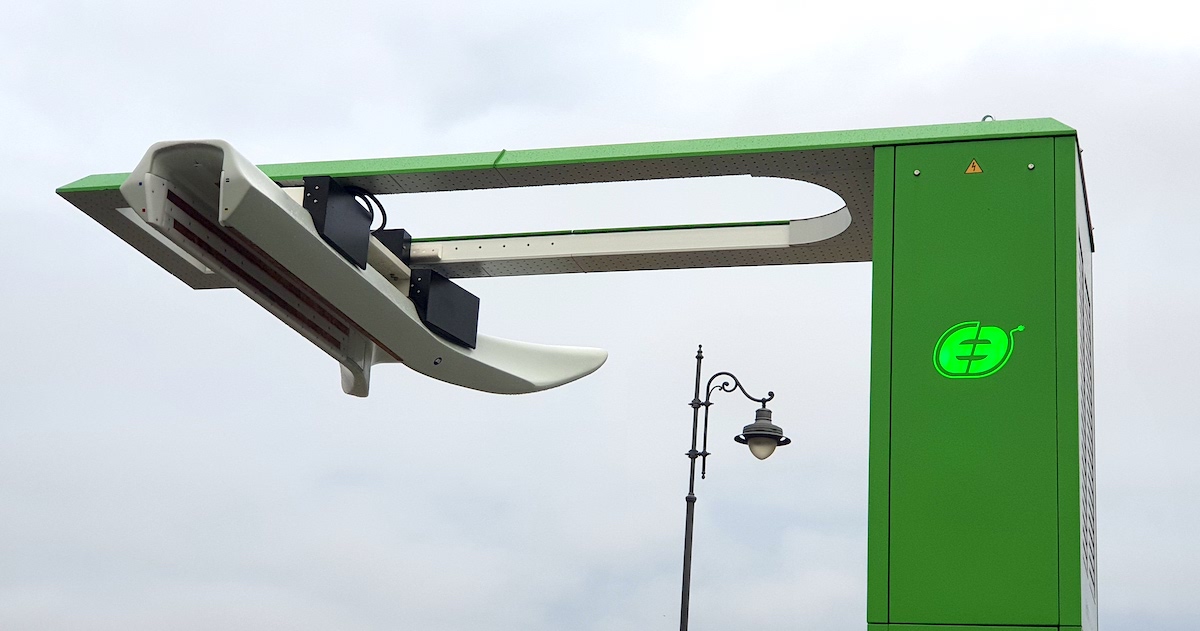 FOTO La Gara din Sibiu au fost instalate primele stații de încărcare rapidă a autobuzelor