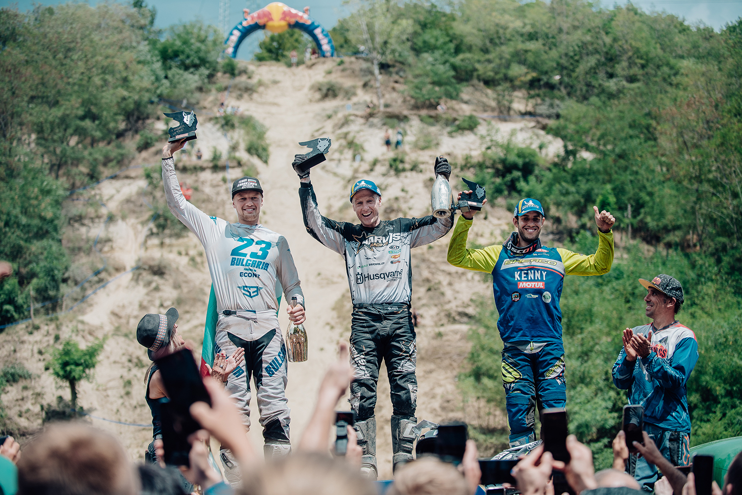 Și un sibian a urcat pe podium: cel mai dificil raliu hard-enduro din lume, cel de la Sibiu, câștigat de un britanic