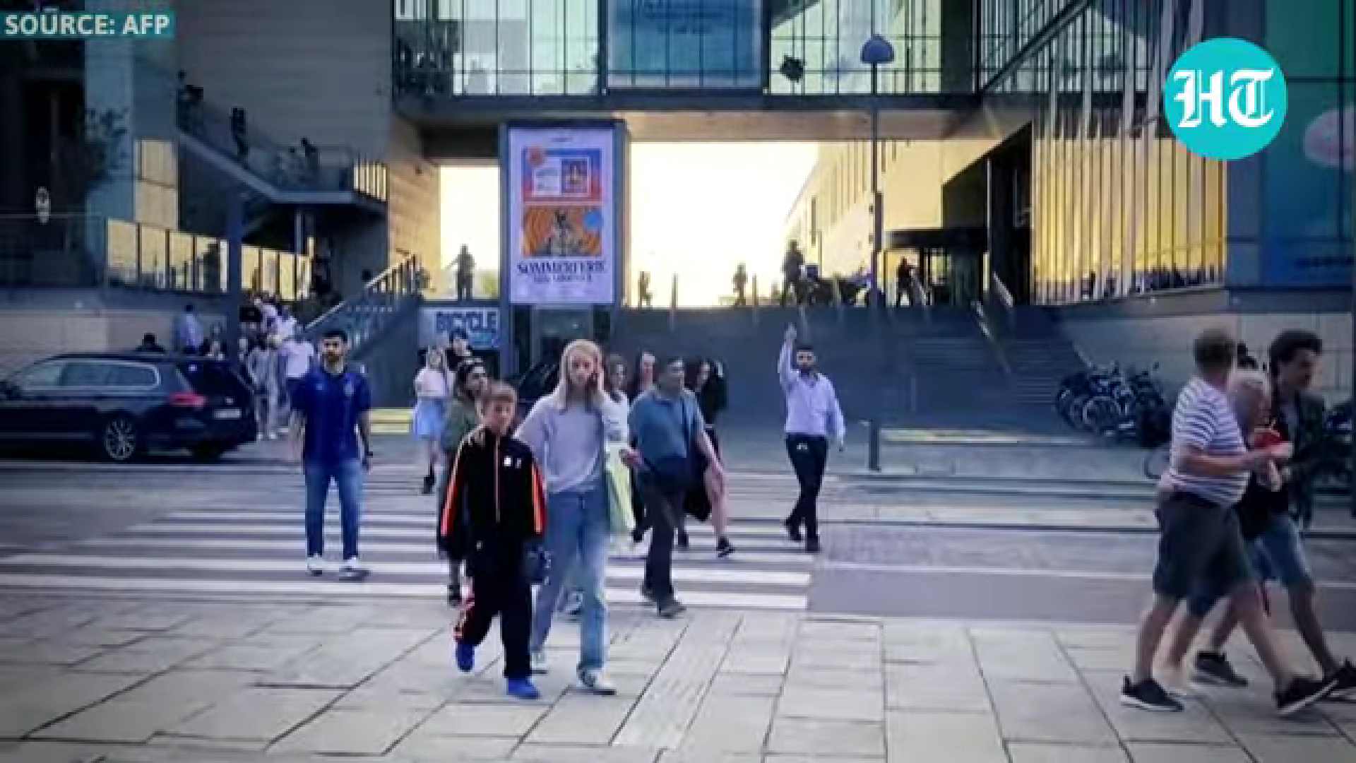 Atac armat într-un mall din Copenhaga: Trei morţi și mai mulți răniți. Un danez de 22 de ani a fost arestat