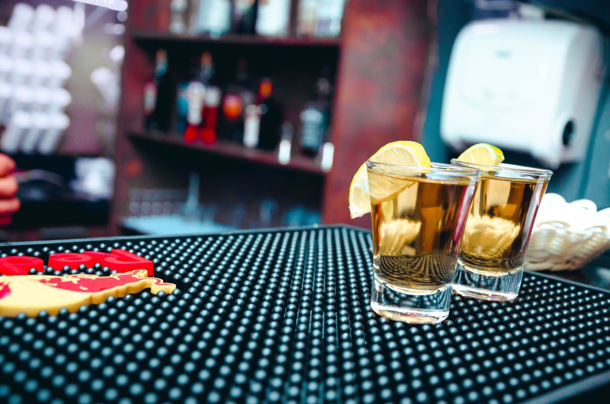 Tequila, „inima” oricarei petreceri reusite! Iata cand trebuie sa „apara” pe masa!