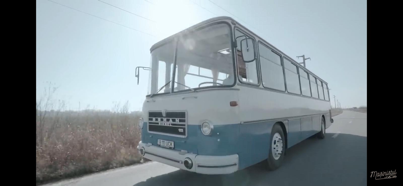 Ultimul autobuz Roman Diesel din Sibiu a fost salvat de la fier vechi de un muzician bucureștean