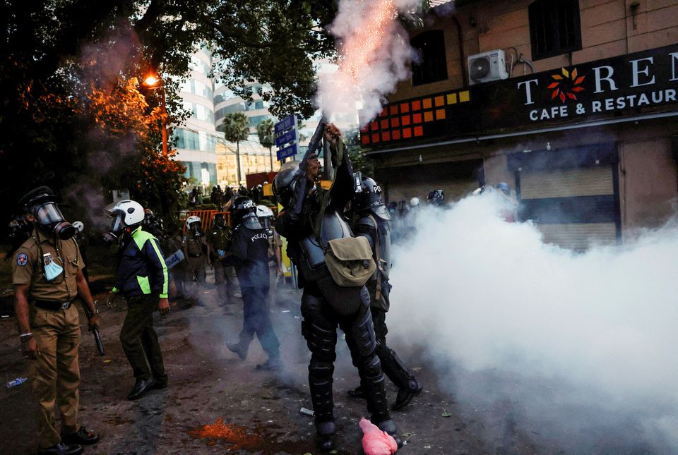 Proteste violente în Sri Lanka. Președintele a fugit din locuința sa oficială