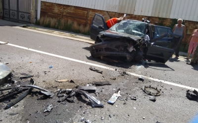 Coliziune frontală între două autoturisme, în Șura Mare. Un șofer a fost rănit