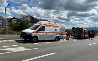 Actualizare. Incendiu în Cisnădie: un ambulanțier a intrat în casa în flăcări și a salvat un bărbat