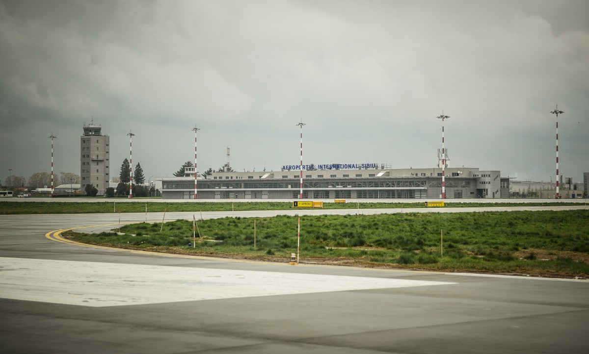 Proiect: șefii Aeroportului își vor pierde locul de muncă după șase luni de pierderi