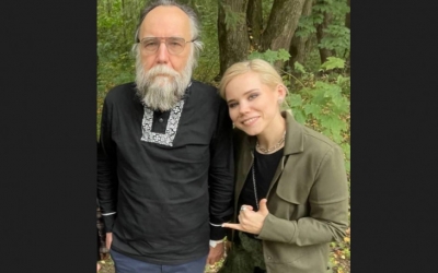 Fiica ideologului rus Aleksandr Dughin, un apropiat a lui Putin, a murit după ce mașina în care se afla a sărit în aer