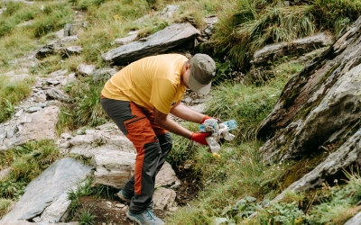 50 de voluntari au ecologizat traseele de drumeție din Bâlea. S-au strâns peste 400 kg de deșeuri