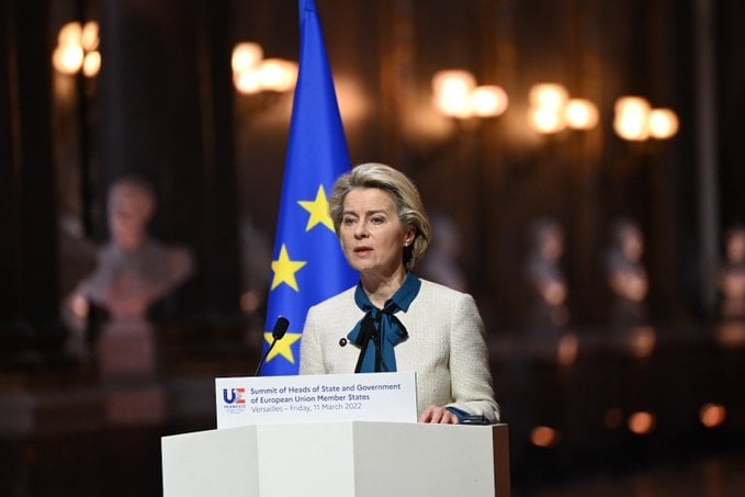 Şefa Comisiei Europene îndeamnă să se investească în energii regenerabile şi în aparate electrocasnice eficiente