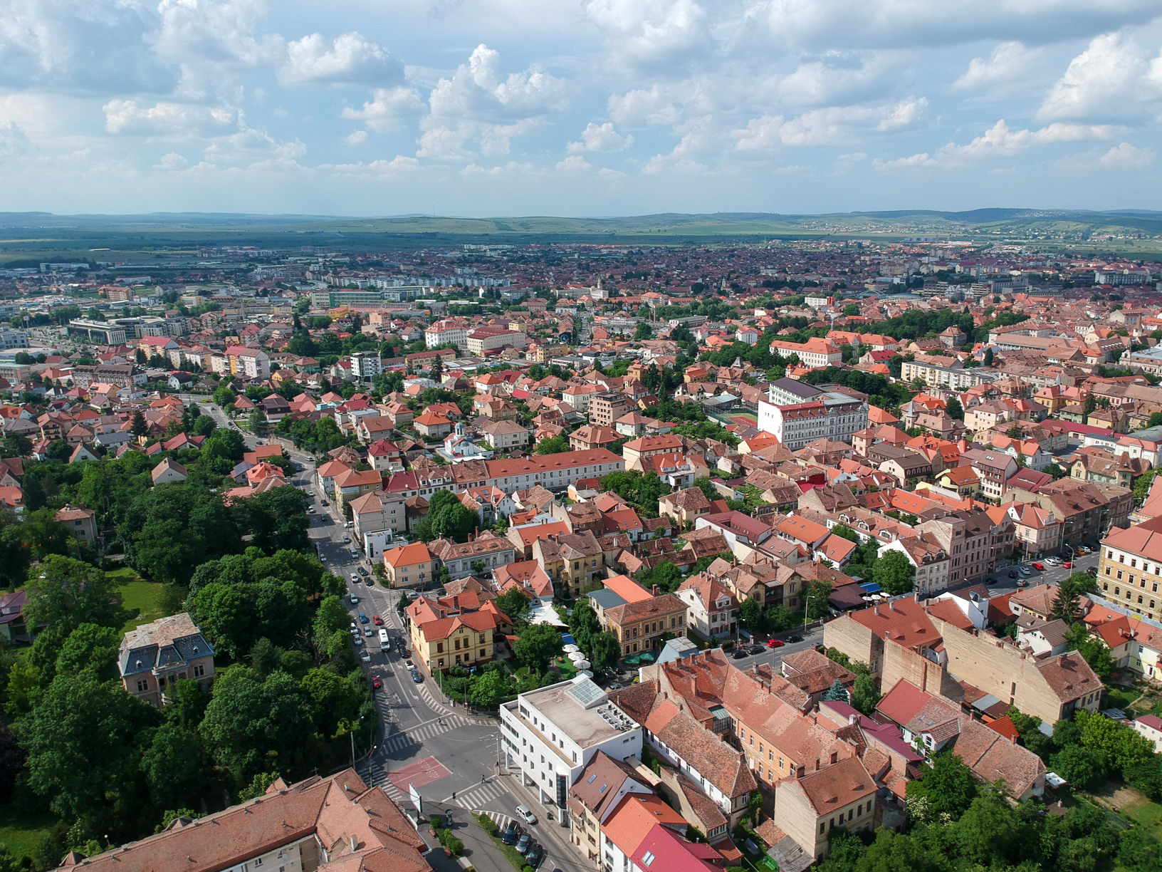 Sibiul, după Cluj în clasamentul scumpirii pieței imobiliare. Analist: Vânzătorii de locuințe nu mai pot ține de prețuri, cresc marjele de negociere