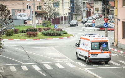 Rata incidenței, în scădere. Trei noi decese Covid. Sunt 30 în toată luna august