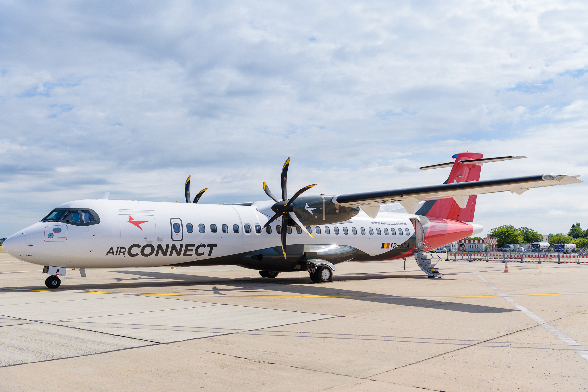 O nouă companie aeriană zboară de la Sibiu. 31 de euro biletul până la București