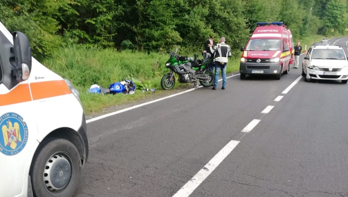 Carambol pe Transfăgărășan: Motociclist, lovit din spate de un autoturism, provoacă un alt accident