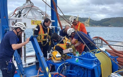 Un francez a supravieţuit  16 ore într-o bulă de aer formată în interiorul ambarcaţiunii sale răsturnate în Oceanul Atlantic