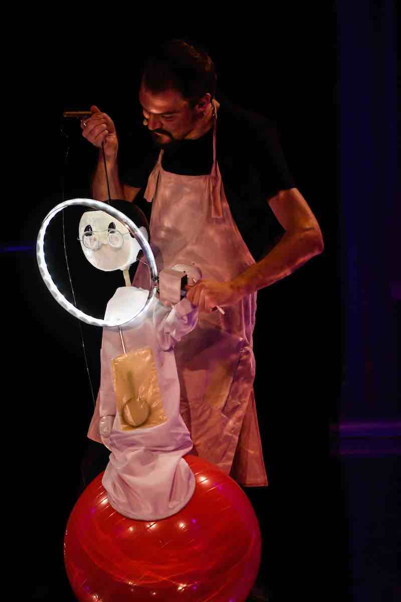 După o pauză de trei ani, Teatrul Gong reia seria spectacolelor pentru bebeluși