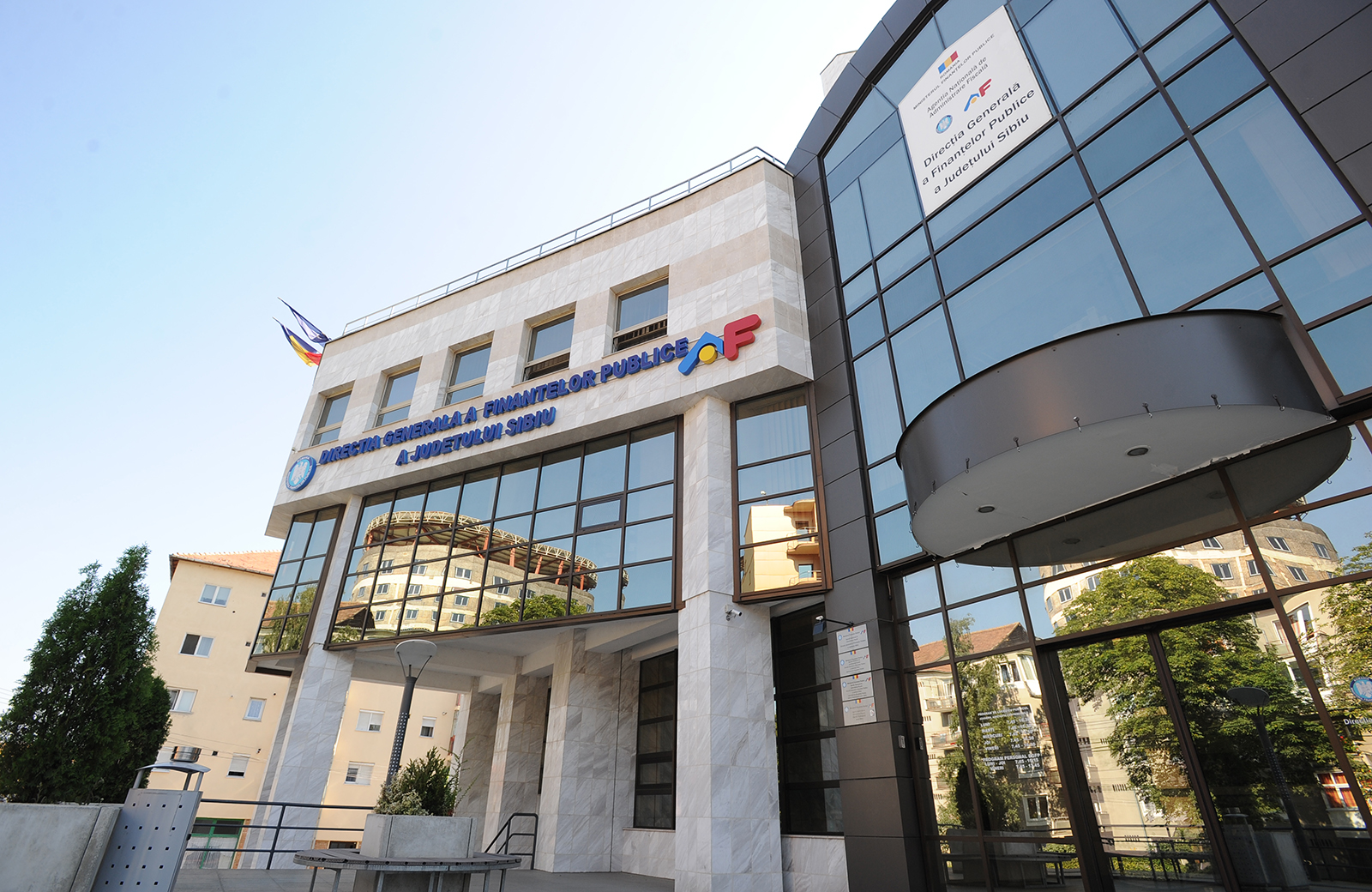 Percheziții la Finanțe. Un funcționar e acuzat de corupție: 5 infracțiuni de luare de mită